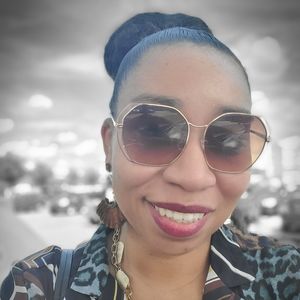 Meet your Posher, Cloria